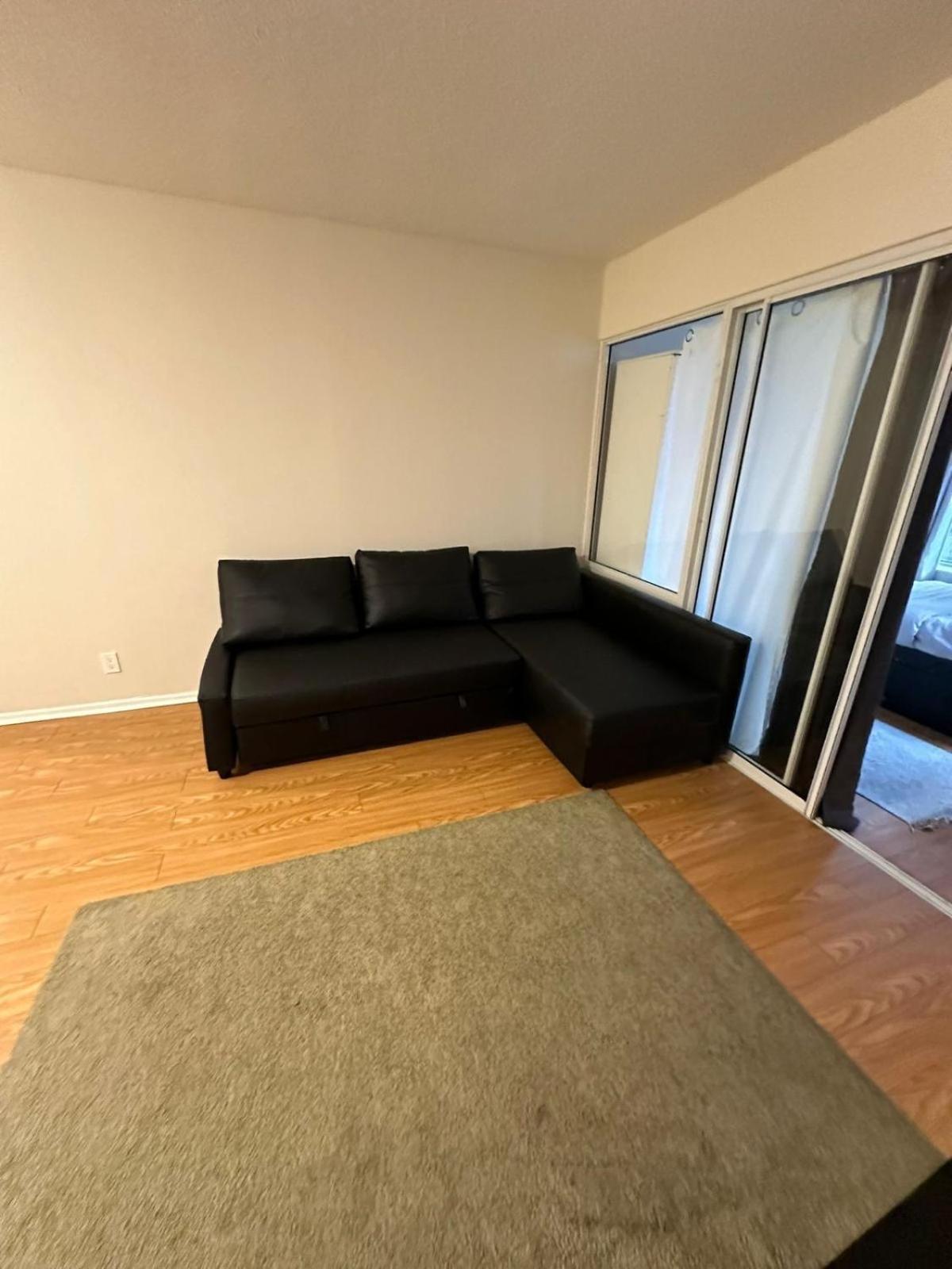 Best Location In Downtown- Walking To Eaton Centre, Nathan Phillips Square, Yonge-Dundas, Ikea,Transit Toronto Ngoại thất bức ảnh